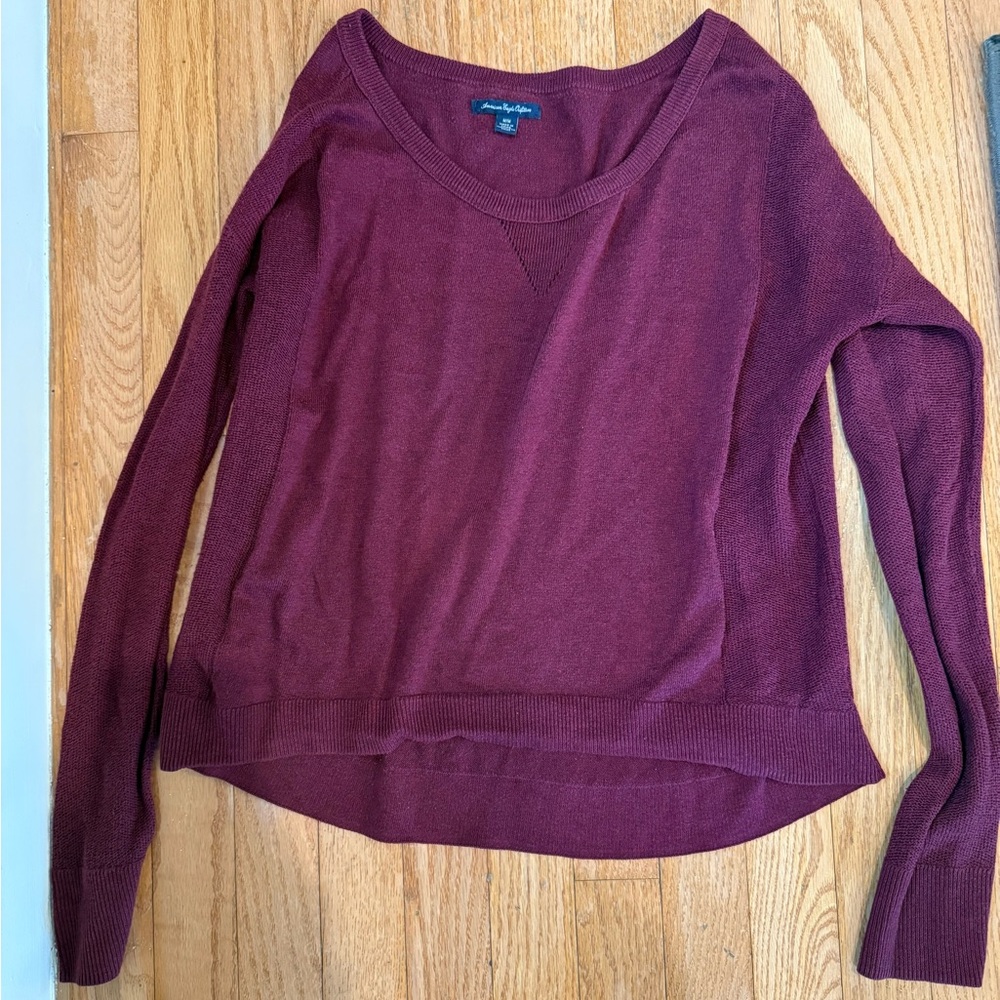 American eagle size medium burgundy pullover sweater